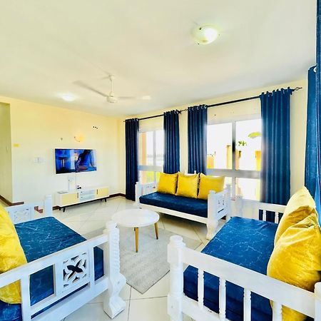 Elna'S Nyali - Work & Unwind - Pool, Sea Views, Ac & Fast Wi-Fi Bed and Breakfast Mombassa Buitenkant foto