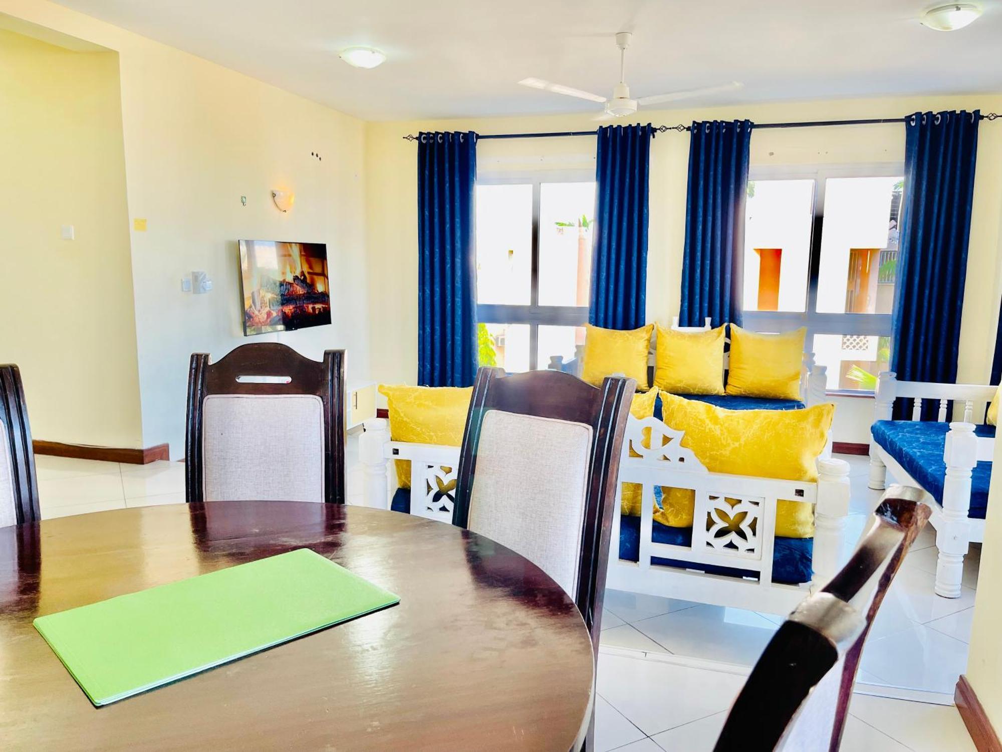 Elna'S Nyali - Work & Unwind - Pool, Sea Views, Ac & Fast Wi-Fi Bed and Breakfast Mombassa Buitenkant foto