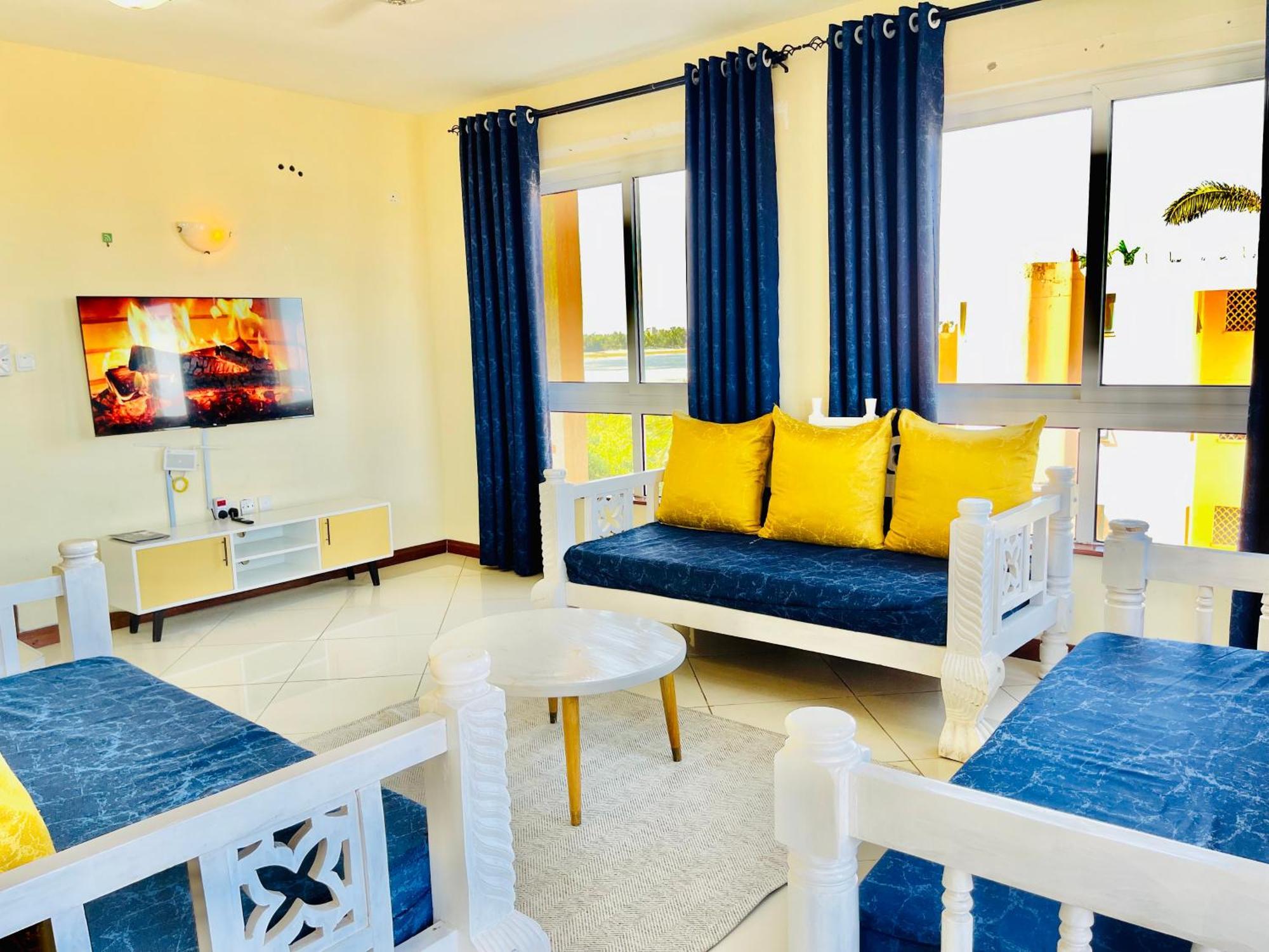 Elna'S Nyali - Work & Unwind - Pool, Sea Views, Ac & Fast Wi-Fi Bed and Breakfast Mombassa Buitenkant foto