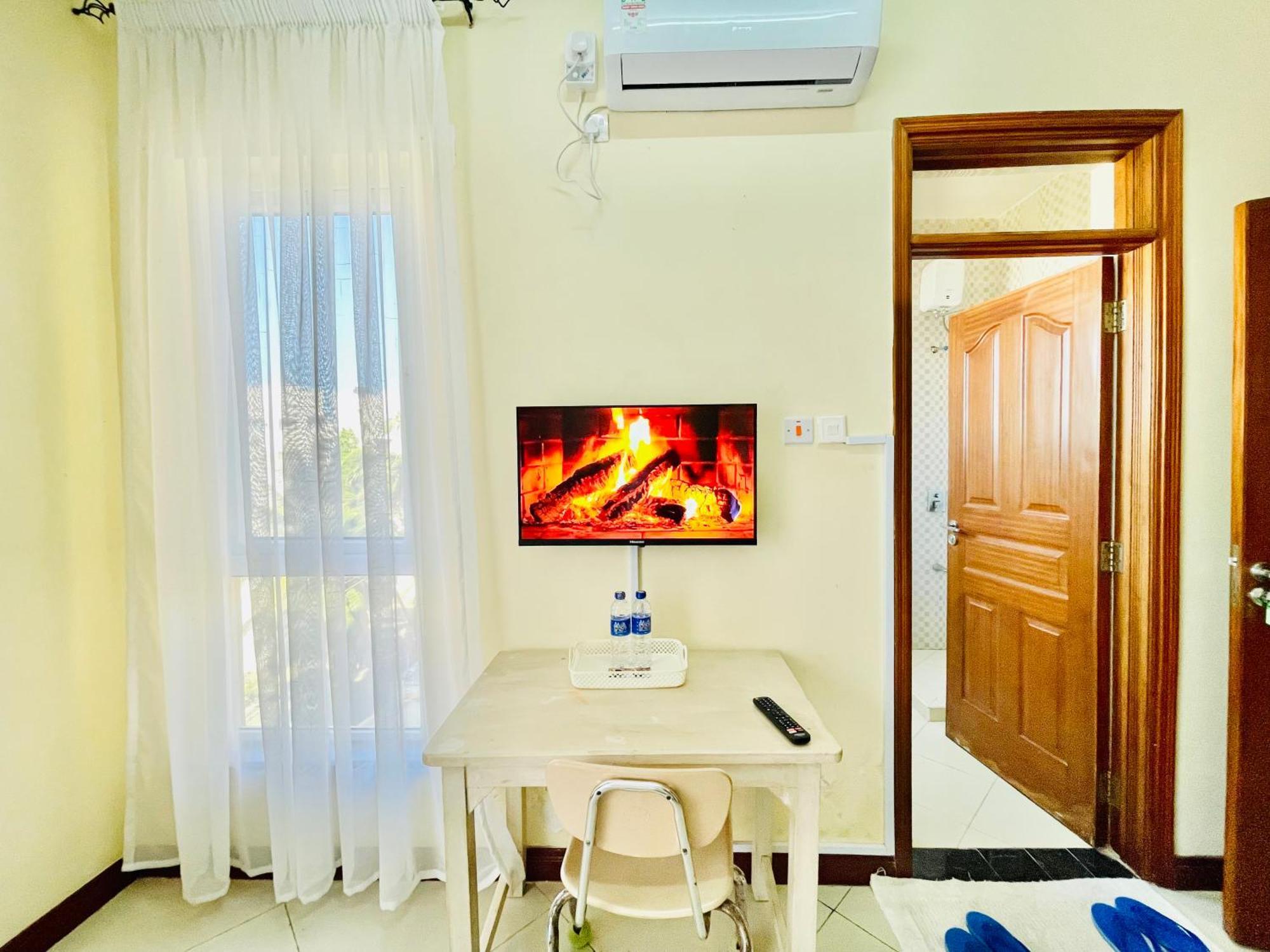 Elna'S Nyali - Work & Unwind - Pool, Sea Views, Ac & Fast Wi-Fi Bed and Breakfast Mombassa Buitenkant foto