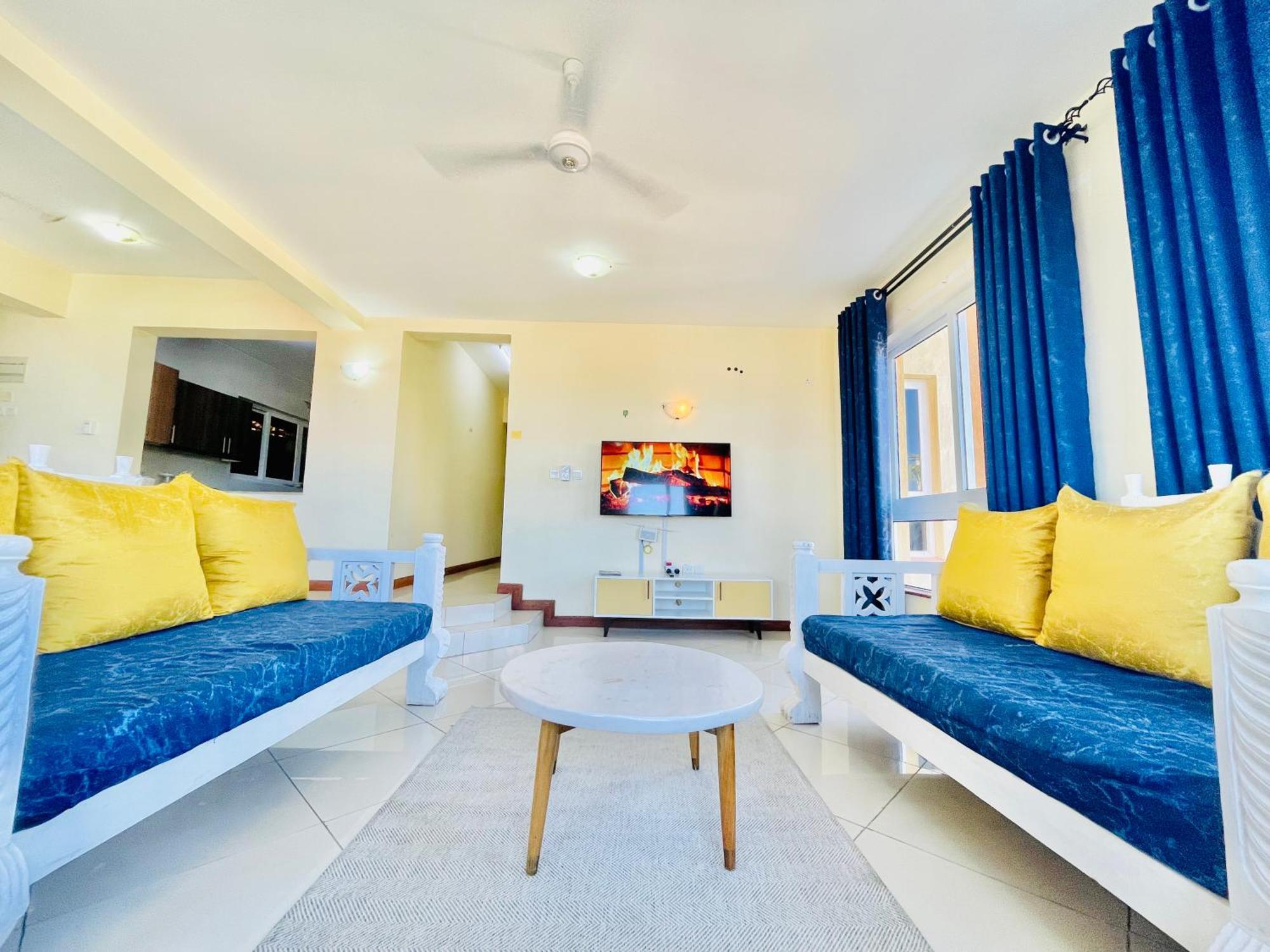 Elna'S Nyali - Work & Unwind - Pool, Sea Views, Ac & Fast Wi-Fi Bed and Breakfast Mombassa Buitenkant foto