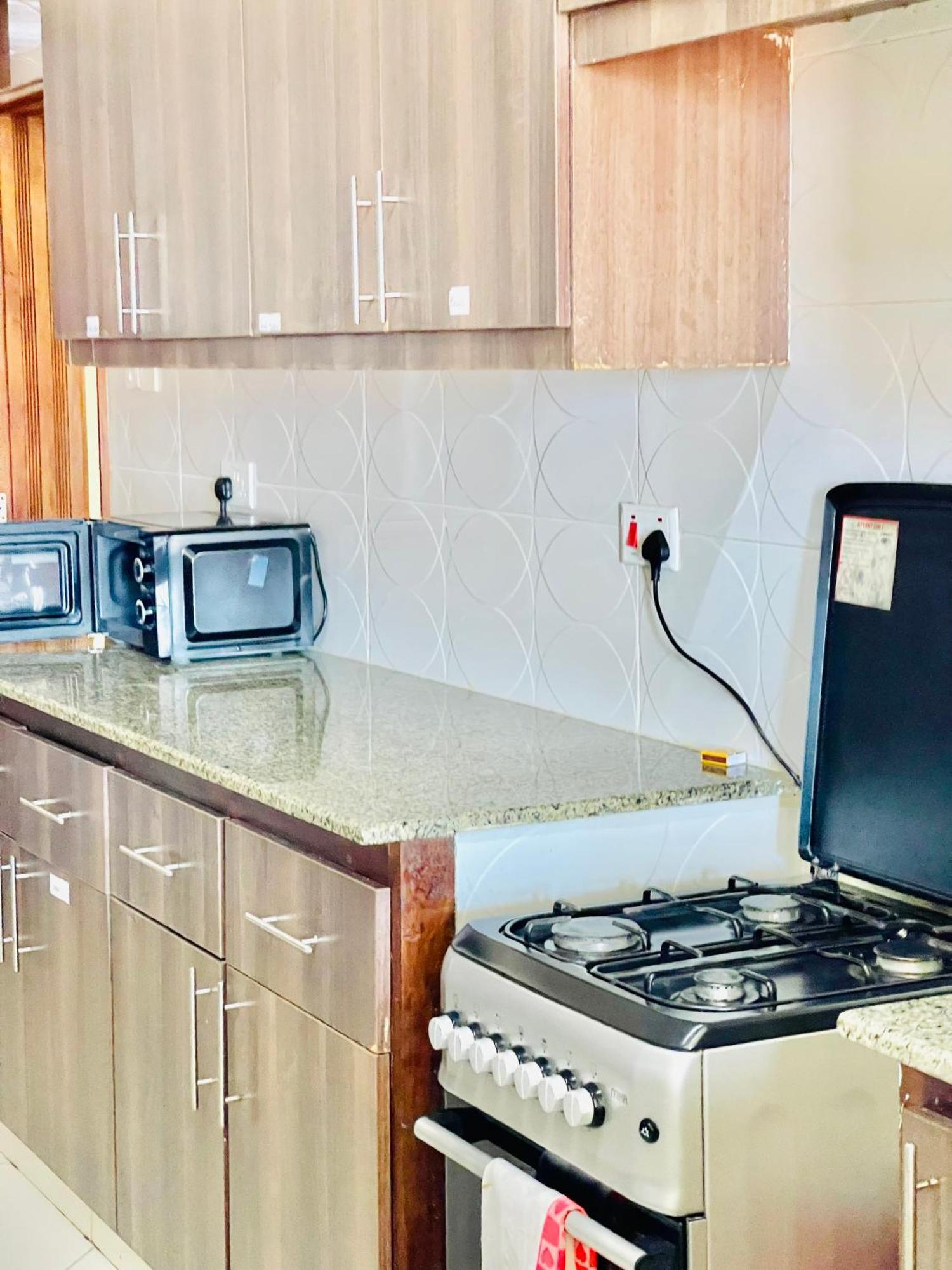 Elna'S Nyali - Work & Unwind - Pool, Sea Views, Ac & Fast Wi-Fi Bed and Breakfast Mombassa Buitenkant foto