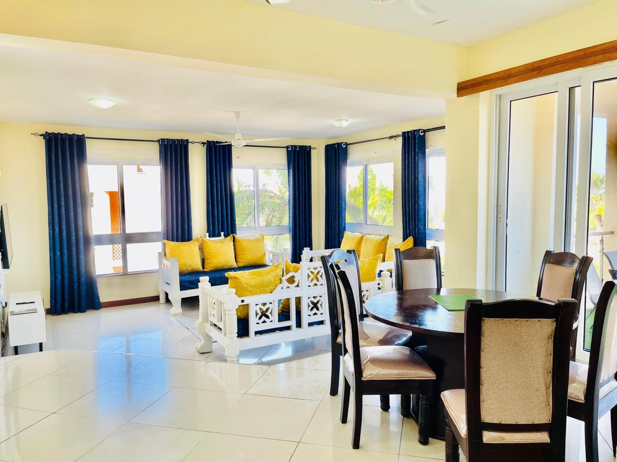 Elna'S Nyali - Work & Unwind - Pool, Sea Views, Ac & Fast Wi-Fi Bed and Breakfast Mombassa Buitenkant foto
