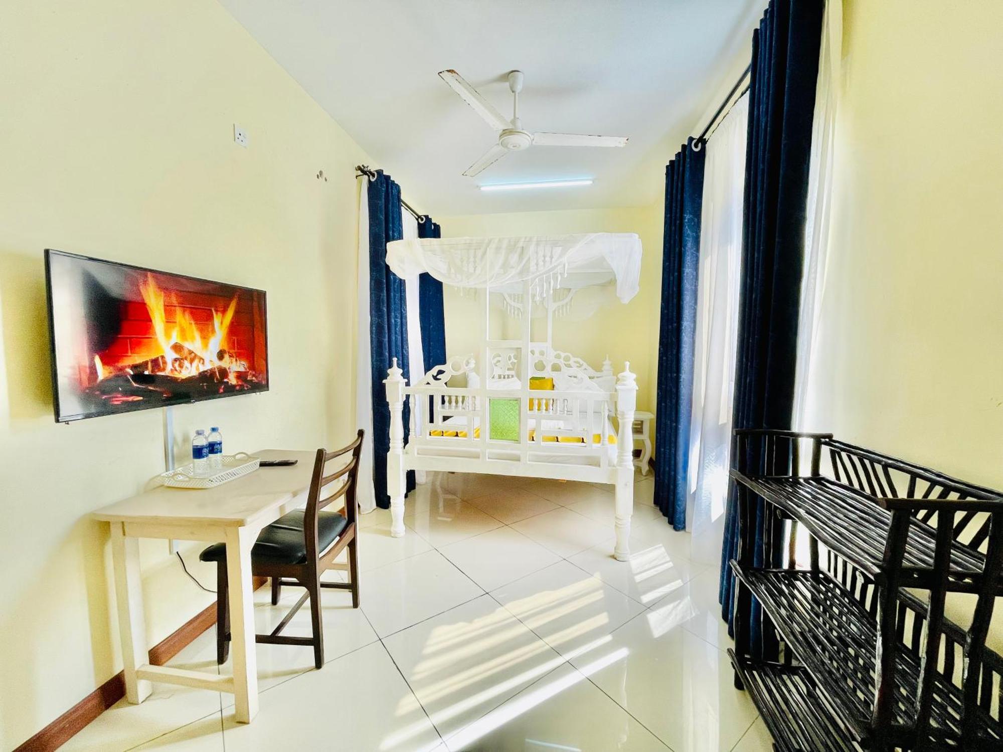 Elna'S Nyali - Work & Unwind - Pool, Sea Views, Ac & Fast Wi-Fi Bed and Breakfast Mombassa Buitenkant foto