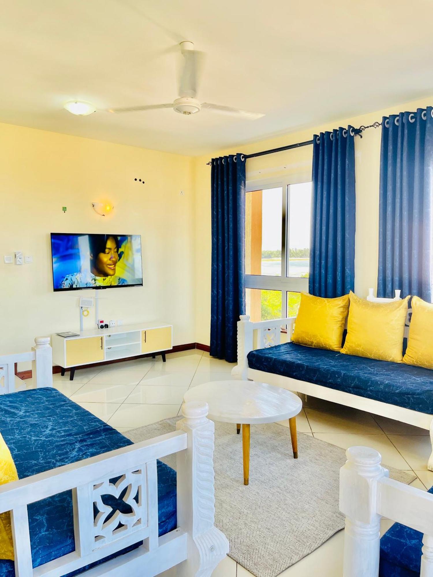 Elna'S Nyali - Work & Unwind - Pool, Sea Views, Ac & Fast Wi-Fi Bed and Breakfast Mombassa Buitenkant foto